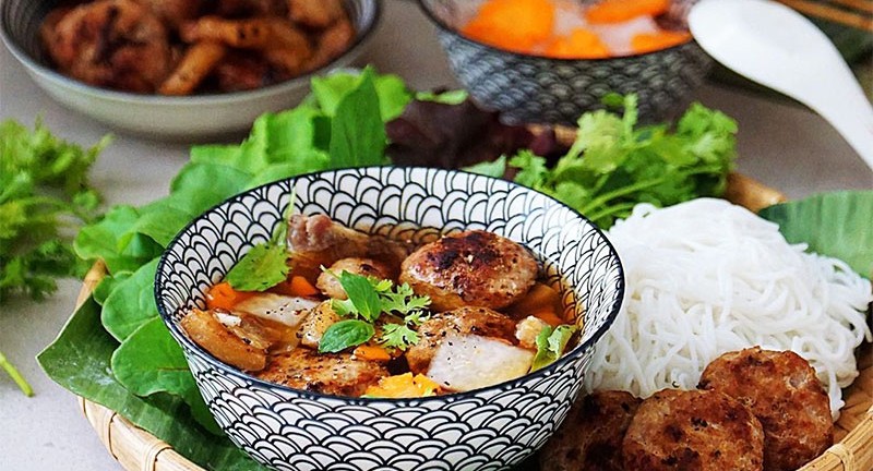 Bún Chả Hà Nội – The Smoky Heartbeat of the Capital