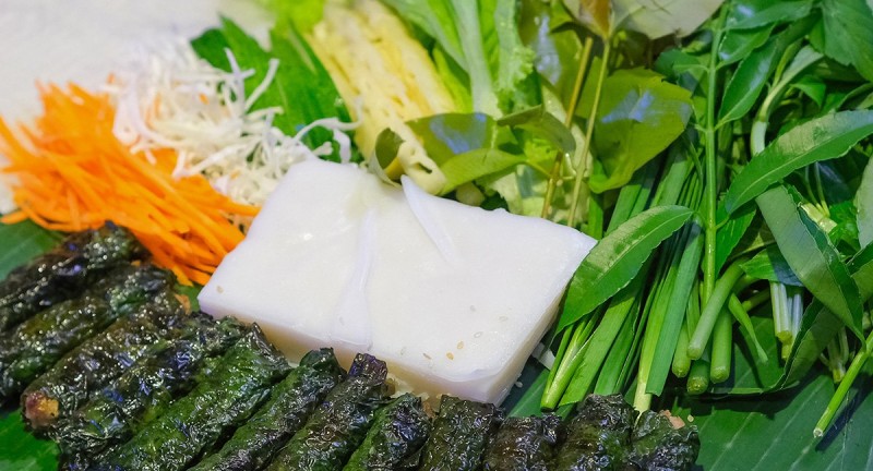 Bò Lá Lốt – The Fragrant Grilled Beef Wrapped in Betel Leaves